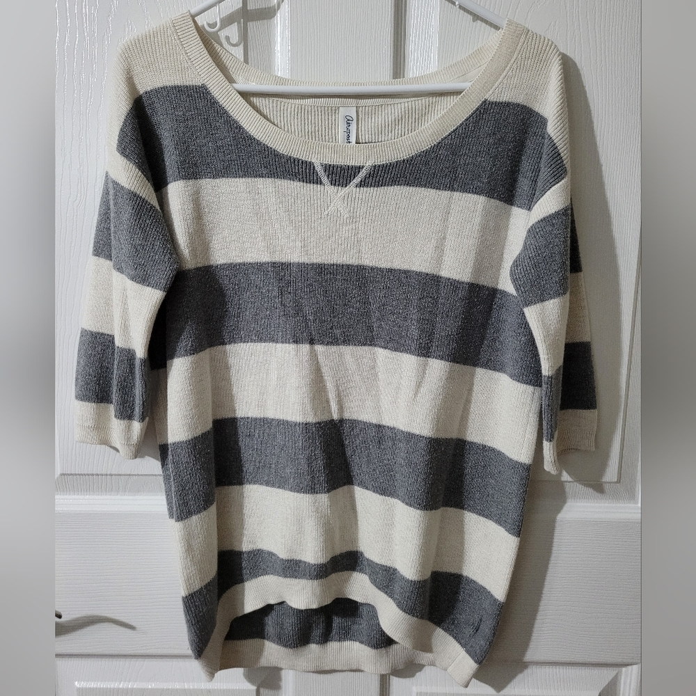 Aeropostale Womens Sweater size Medium